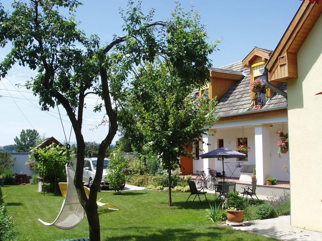 Rudolf'S Fogado Hotel Zsira Exterior photo